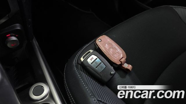 KG Mobility (SsangYong) Tivoli LX 2WD 2016 — фото 17