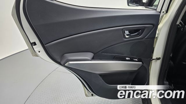 KG Mobility (SsangYong) Tivoli LX 2WD 2016 — фото 25