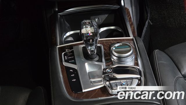BMW 7 Series (G11) 750Li xDrive 2018 — фото 9