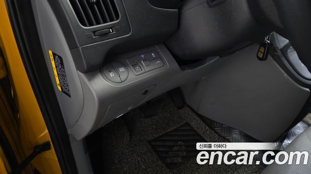 Hyundai Grand Starex School Bus 2019 — фото 14