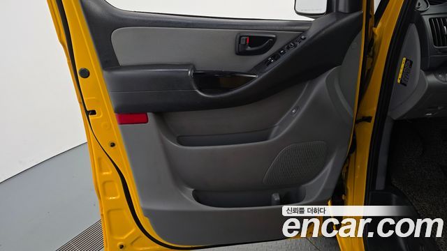 Hyundai Grand Starex School Bus 2019 — фото 24