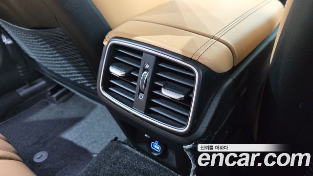 Genesis G70 Gasoline 2.0T 4WD 2022 — фото 29