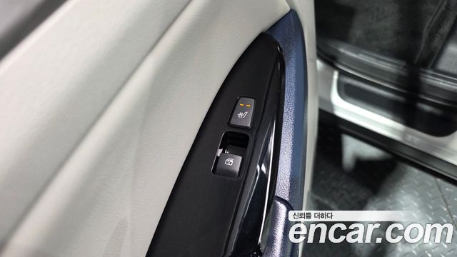 Kia Sportage (V) Gasoline 1.6 Turbo 2WD Signature 2022 — фото 16