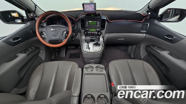 Kia Carnival R Grand Carnival GLX Premium 2012 — фото 7
