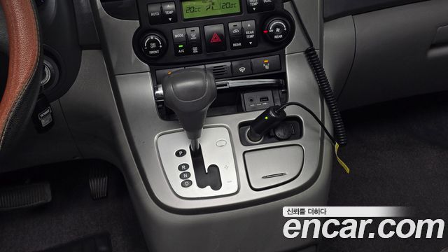 Kia Carnival R Grand Carnival GLX Premium 2012 — фото 9