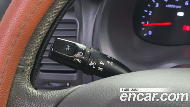 Kia Carnival R Grand Carnival GLX Premium 2012 — фото 18
