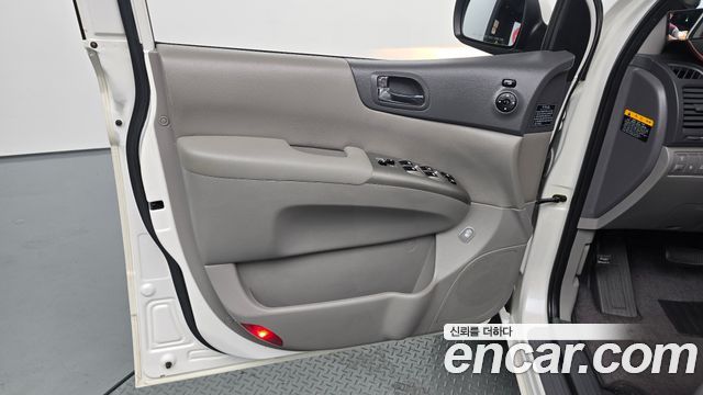 Kia Carnival R Grand Carnival GLX Premium 2012 — фото 30