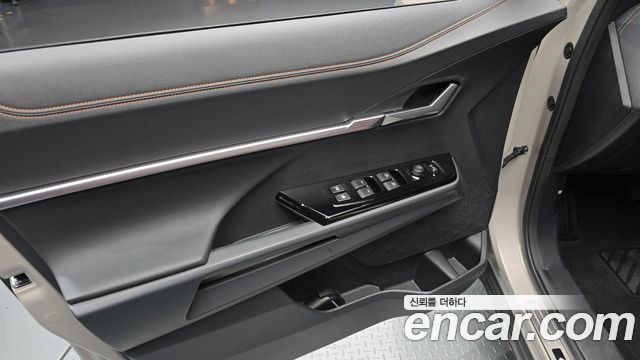 KG Mobility (SsangYong) Torres EVX E7 2024 — фото 24