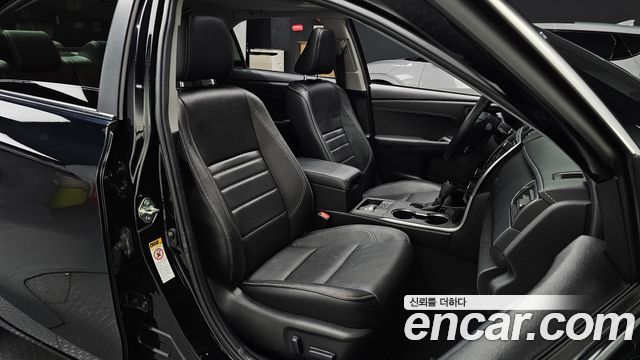 Toyota Camry 2.5 XLE 2015 — фото 10