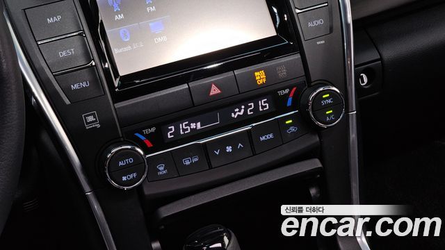 Toyota Camry 2.5 XLE 2015 — фото 19
