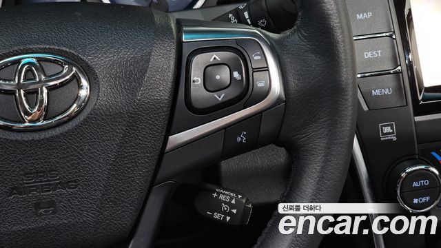 Toyota Camry 2.5 XLE 2015 — фото 20