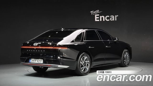 Hyundai Grandeur (GN7) 2,5 Gasoline 2WD Exclusive 2023 — фото 2