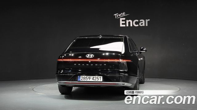 Hyundai Grandeur (GN7) 2,5 Gasoline 2WD Exclusive 2023 — фото 4