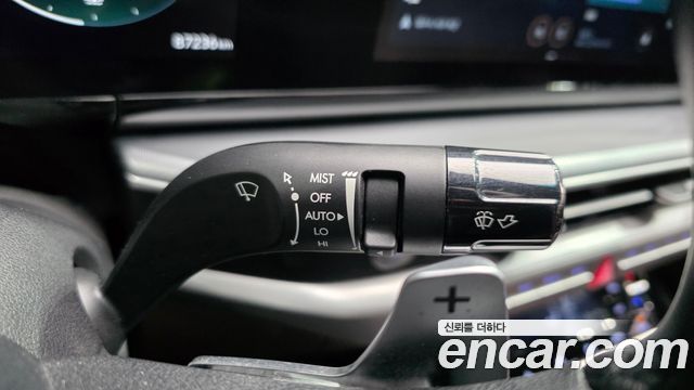 Hyundai Grandeur (GN7) 2,5 Gasoline 2WD Exclusive 2023 — фото 18
