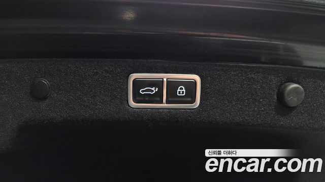 Hyundai Grandeur (GN7) 2,5 Gasoline 2WD Exclusive 2023 — фото 20