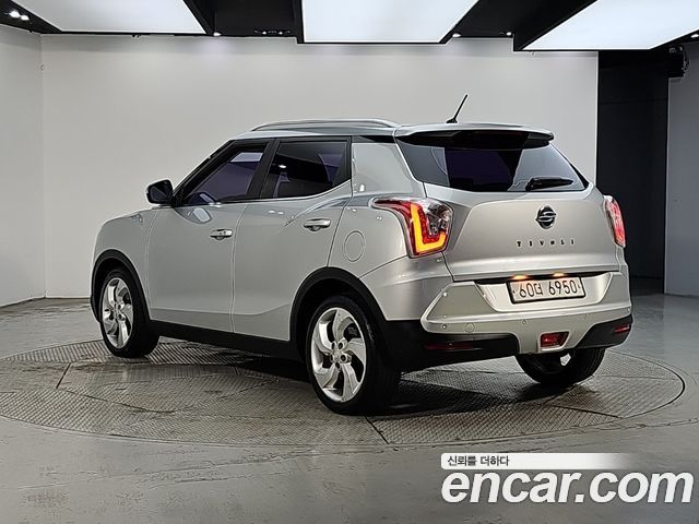 KG Mobility (SsangYong) Tivoli LX 2WD DLX 2015 — фото 3