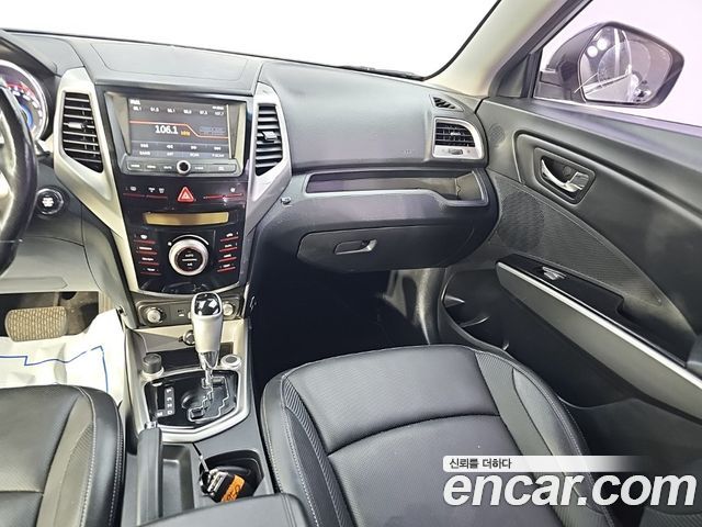 KG Mobility (SsangYong) Tivoli LX 2WD DLX 2015 — фото 10