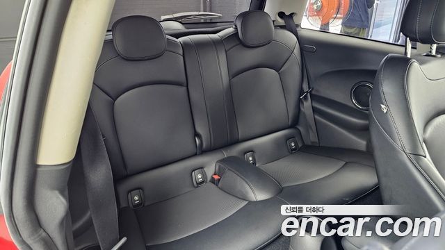 MINI Cooper HIGH Third Generation 2016 — фото 12