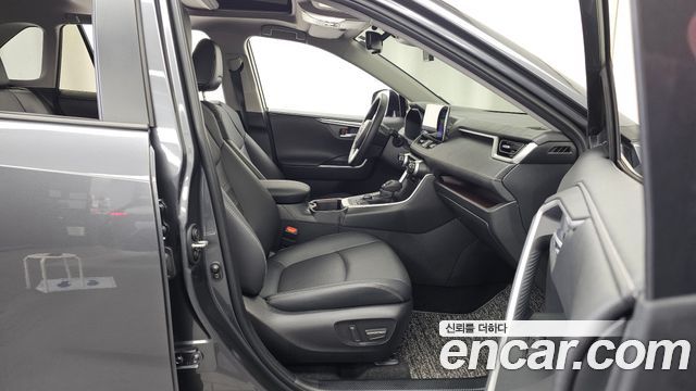 Toyota RAV4 (V) 2,5 4WD Hybrid LTD 2025 — фото 11