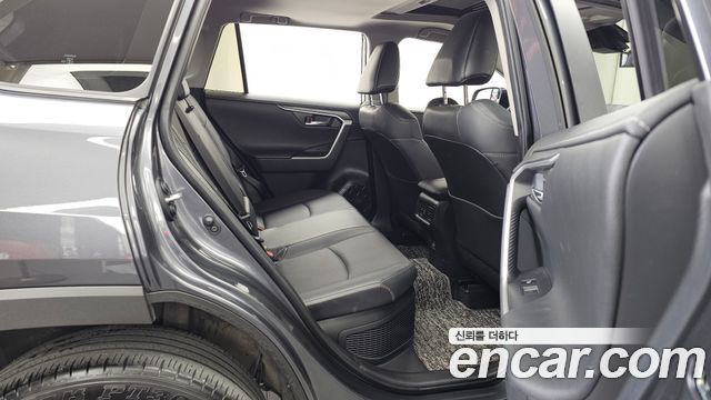 Toyota RAV4 (V) 2,5 4WD Hybrid LTD 2025 — фото 12