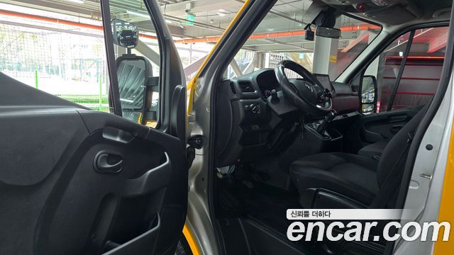Renault Korea Master School Bus 15-Seater 2020 — фото 10