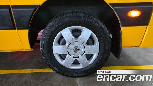 Renault Korea Master School Bus 15-Seater 2020 — фото 21
