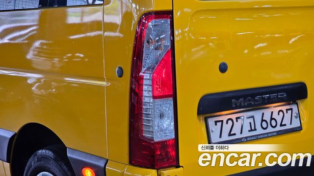 Renault Korea Master School Bus 15-Seater 2020 — фото 23