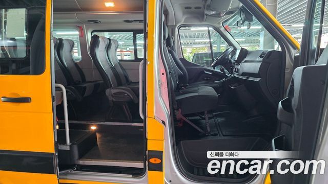Renault Korea Master School Bus 15-Seater 2020 — фото 26