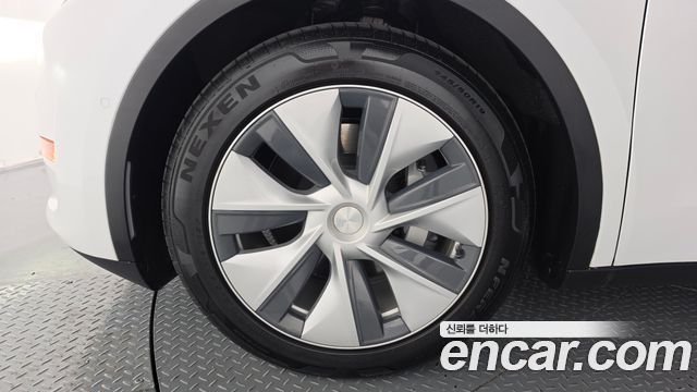 Tesla Model Y Long Range AWD 2021 — фото 5