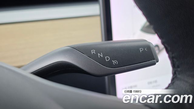 Tesla Model Y Long Range AWD 2021 — фото 9