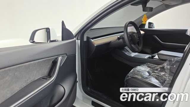 Tesla Model Y Long Range AWD 2021 — фото 10