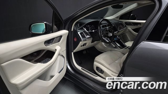 Jaguar I-PACE EV400 First Edition 2019 — фото 10
