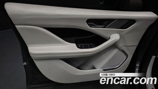 Jaguar I-PACE EV400 First Edition 2019 — фото 24