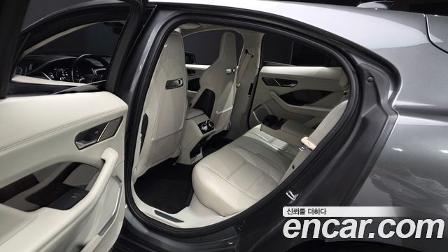 Jaguar I-PACE EV400 First Edition 2019 — фото 26