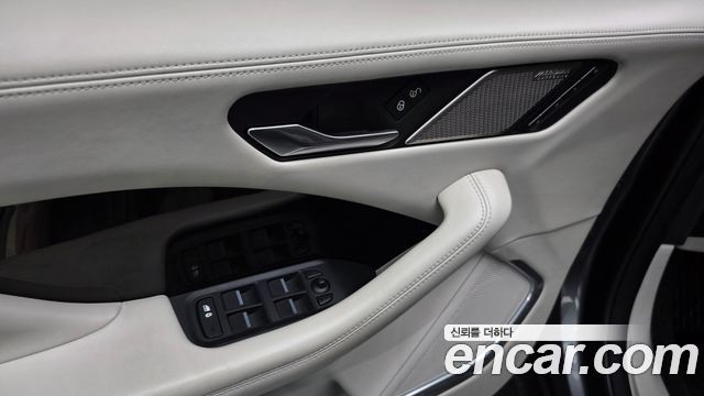 Jaguar I-PACE EV400 First Edition 2019 — фото 30