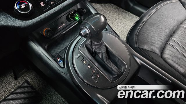 Kia Sportage R Diesel 2WD TLX High-Deluxe 2013 — фото 9
