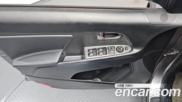 Kia Sportage R Diesel 2WD TLX High-Deluxe 2013 — фото 24