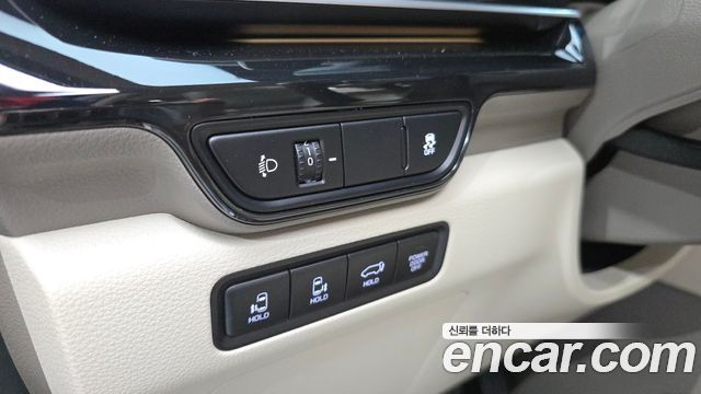 Kia Carnival (IV) HEV 9seater Gravity 2025 — фото 27