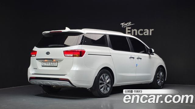 Kia Carnival 9-seater Luxury 2018 — фото 2