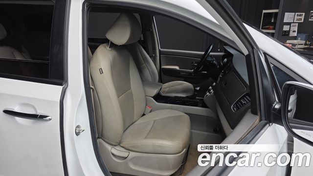 Kia Carnival 9-seater Luxury 2018 — фото 12