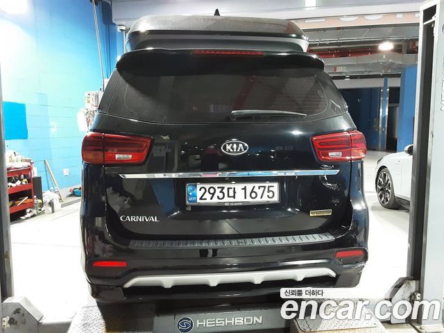 Kia Carnival 7-Seater Hi-Limousine President 2019 — фото 2