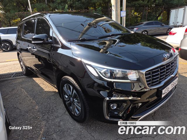 Kia Carnival 7-Seater Limousine VIP 2019 — фото 2