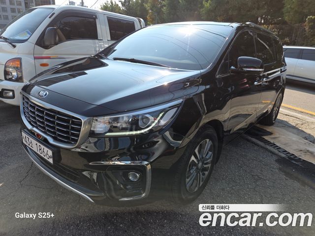 Kia Carnival 7-Seater Limousine VIP 2019 — фото 3