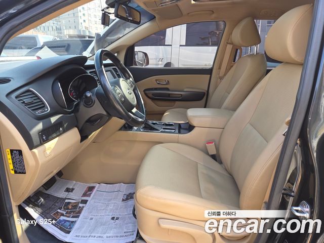 Kia Carnival 7-Seater Limousine VIP 2019 — фото 4
