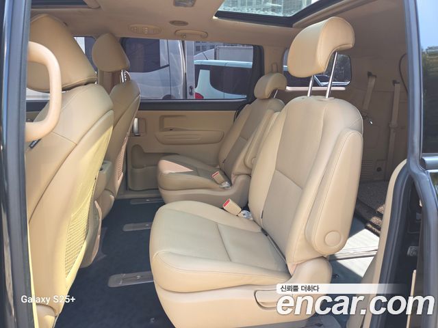 Kia Carnival 7-Seater Limousine VIP 2019 — фото 5