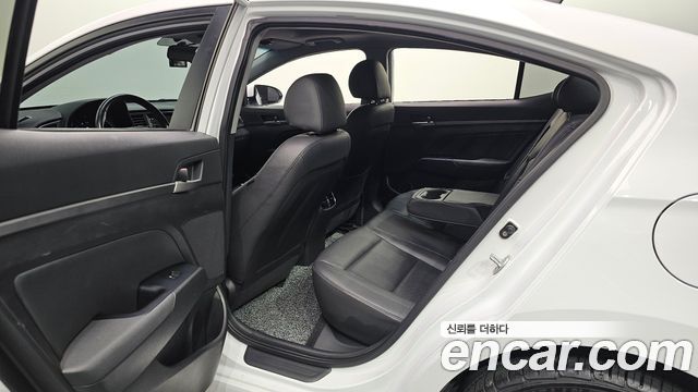 Hyundai Avante (AD) 1.6 GDI Modern special 2016 — фото 12