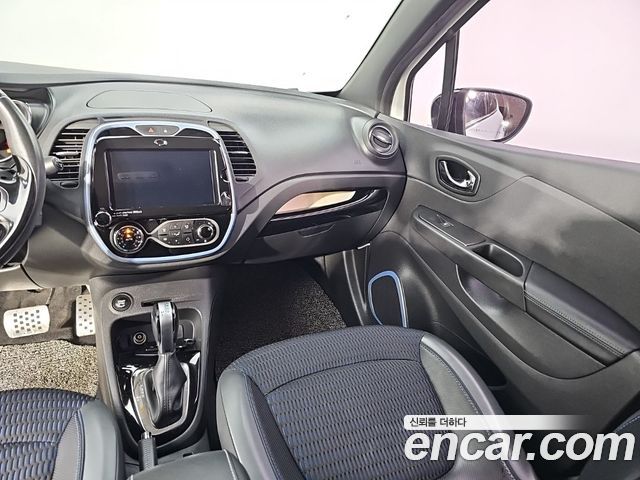 Renault Korea QM3 RE Signature 2017 — фото 10