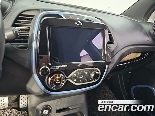 Renault Korea QM3 RE Signature 2017 — фото 17