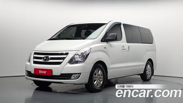 Hyundai Grand Starex 5-Seater VAN Smart