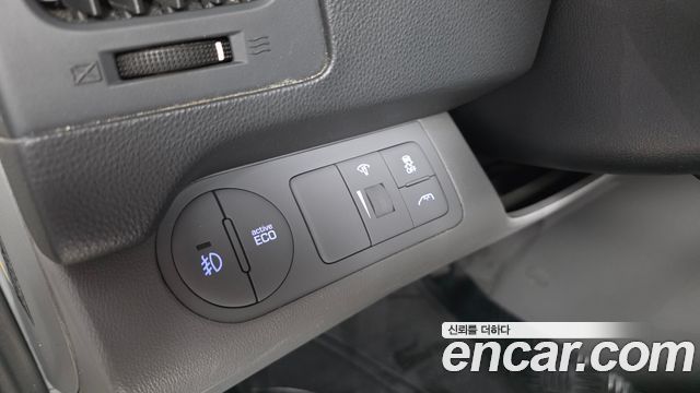 Hyundai Grand Starex 5-Seater VAN Smart 2018 — фото 18